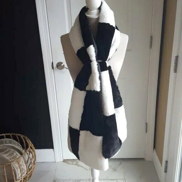 NEW! HOUSE OF HARLOW Faux FUR CHECK SCARF WRAP - Picture 5 of 5